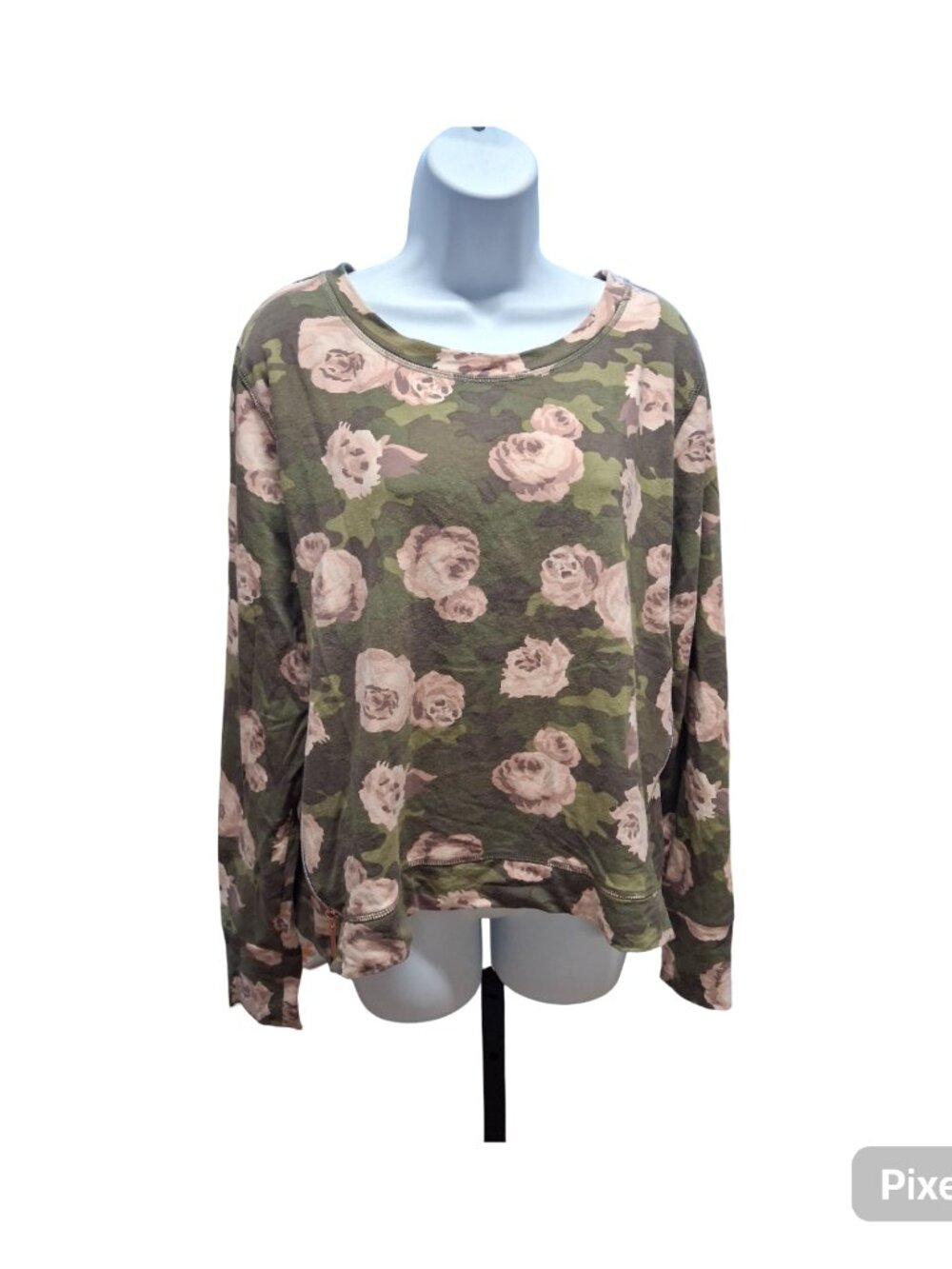 Stella & Dot Green Camo Boxy Long Sleeve Sweatshirt